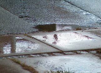 Nedēļas nogale būs atkal tveicīga, taču – lietaina