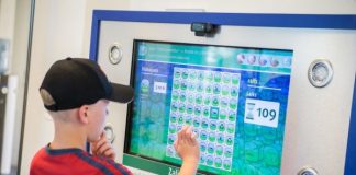 Ventspilī ražos runājošas atkritumu urnas