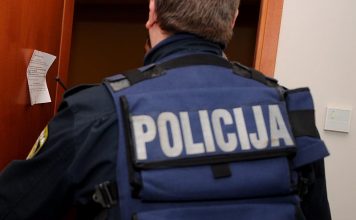 Užavā naktī aiztur jaunieti pamatīgā reibumā