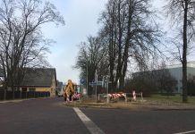 Piekto dienu turpinās darbi plīsušā ūdensvada ielā Vasarnīcu ielā