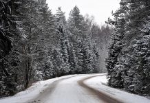 Šorīt īpaši apgrūtināta braukšana Ventspils apkaimē