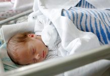 Latvijā vairāk nekā puse bērnu piedzimst Rīgā un tās apkārtnē