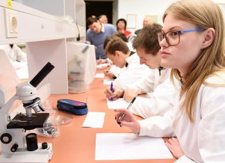 Skolēnu rezultāti pasliktinājušies visos obligātajos eksāmenos