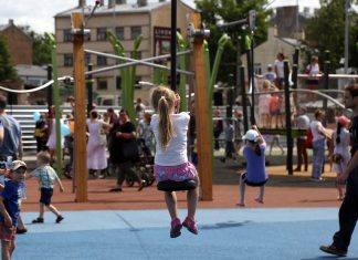 Kā pasargāt bērnus no nelaimes negadījumiem vasarā?