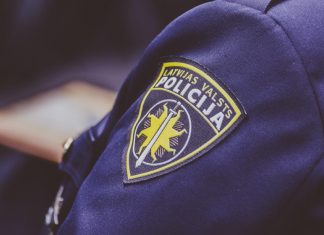 Uzsākta kriminālvajāšana lietā par sievietes slepkavību un jaunietes izvarošanas mēģinājumu Ventspilī