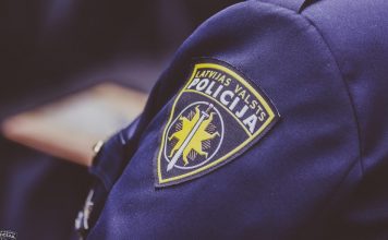 Slimnīcā nogādā 12 gadus vecu puiku, aiztur tēvu par iespējamu vardarbību