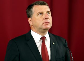 Vējonis nodod Saeimai otrreizējai caurlūkošanai likumu par valsts un pašvaldību iestāžu darbinieku atalgojumu publiskošanu