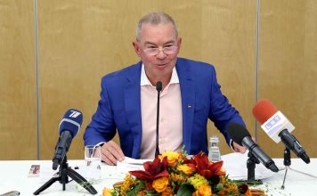 Ienaidnieka ielenkumā. Ironiskas pārdomas pēc preses konferences