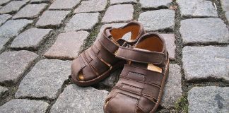 Aizdomas, ka varmācīgais patēvs 12 gadus veco zēnu izmantojis arī seksuāli