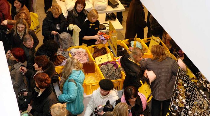 Katrai piektajai mājsaimniecībai veidojas brīvi naudas līdzekļi