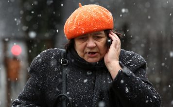 Šonedēļ daudz nokrišņu un kļūs aukstāks, nedēļas beigās prognozē intensīvu snigšanu