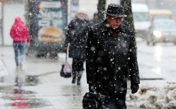 Otrdien valdīs brāzmains ziemeļvējš un lietus, strauji kļūs aukstāks