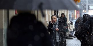 Otrdien līs un gaidāms arī slapjš sniegs