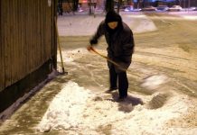 250 adresēs saņemti bezmaksas sāls un smilts maisi; pieteikties var vēl divas dienas