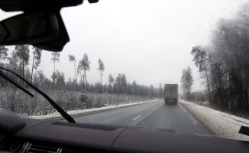 Vecgada dienas rītā apledojis arī Ventspils-Rīga autoceļš