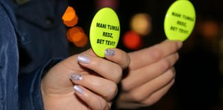 Ceļu policija reidā Ventspils novadā pārbaudīs, vai cilvēki nēsā atstarotājus