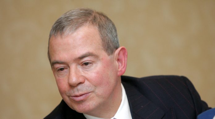 “Oligarhu lietas” parlamentārajā komisijā izvaicāšanas kārta Lembergam
