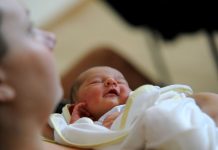 Ventspils novadā pērn dramatiski sarucis jaundzimušo skaits; samazinājies arī mirušo