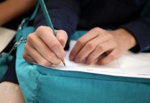 Saeimā sākas virzība grozījumiem par pāreju uz mācībām latviešu valodā