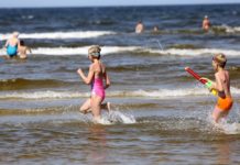 Ūdens temperatūra jūrā pie Ventspils vien +13 grādi