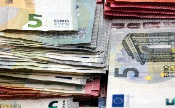 Vai Latvijā alga vismaz 1400 eiro apmērā motivēs atgriezties aizbraucējus?