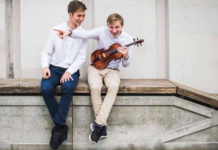 Kamermūzikas koncertu sērijā šovakar talantīgie Dāvis Sliecāns un Aleksandrs Kalējs