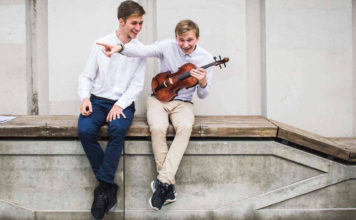 Kamermūzikas koncertu sērijā šovakar talantīgie Dāvis Sliecāns un Aleksandrs Kalējs