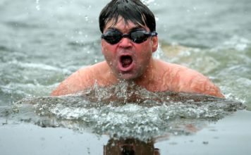 Ventspils “roņi” oficiāli sāks jauno ziemas peldēšanas sezonu