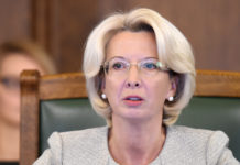 Ināru Mūrnieci atkārtoti ievēl Saeimas priekšsēdētāja amatā; Prezidijā bez KPV LV un ZZS