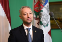 JKP rosina dot pilsonību Latvijā dzimušajiem bērniem, minimālo pensiju 200 eiro tagad sola divu gadu laikā