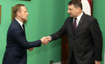 Vējoņa atbilde Gobzemam: Pielaide valsts noslēpumam nevarēs tikt piešķirta automātiski