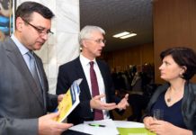 Līdz ar atteikšanos no divu grozu sistēmas veselības aprūpē mudina ieviest izmaiņas nodokļos
