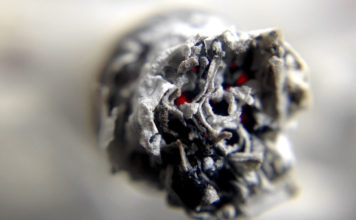 Cigaretes veikalos būs paslēptas, tās tirgos tikai pēc cenu lapām