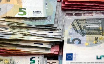 Vidējā alga “uz rokas” Latvijā – 742 eiro