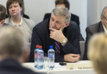 Savākti nepieciešamie paraksti, lai rosinātu pārbaudi par ģenerālprokurora Kalnmeiera atbilstību amatam