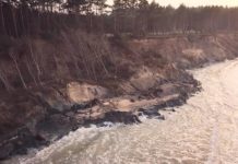 VIDEO: Stāvkrasts Labragā no putna lidojuma