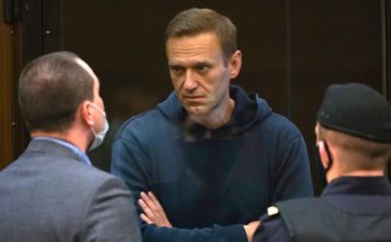 Lai kā arī izrunātos, Lembergs par Navaļņiju nekļūs