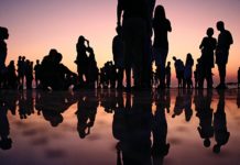 Valdība pirms Līgo svētkiem ļauj atkal plašāk pulcēties