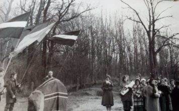 Par cilvēkiem un pieminekli