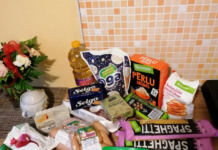 Skolēniem no trūcīgām un maznodrošinātām ģimenēm piegādās pārtikas pakas