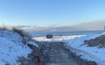 Turpinās labiekārtošanas darbi Ventspils pludmalē