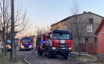 FOTO: Ugunsnelaime šorīt Ventspilī