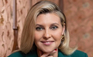 Zelenska kundze: «Par spīti visām šausmām ukraiņi nepadodas»