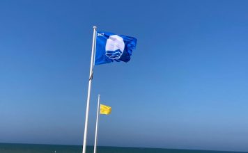 Ventspils pludmalei piešķirts Zilais karogs