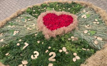 FOTO: Starptautiskais ziedu paklāju festivāls