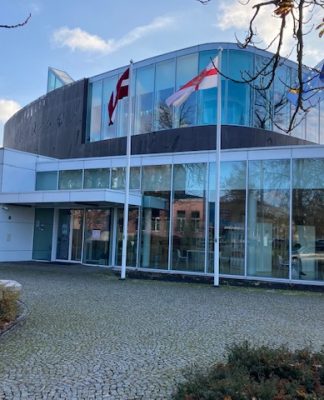 Bibliotēka aicina uz Jūrmalas jauniešu teātra studijas “Eksperiments” dzejas izrādi