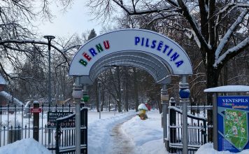 Bašķu dienā bērnu pilsētiņās izjādes ar ponijiem
