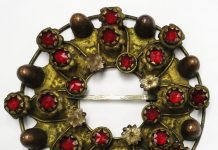 Vēstures otrdienā par uzrakstiem uz Kurzemes sudraba saktām