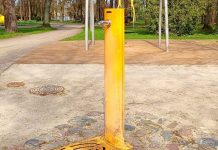 Veldzē slāpes kādā no dzeramā ūdens punktiem Ventspilī