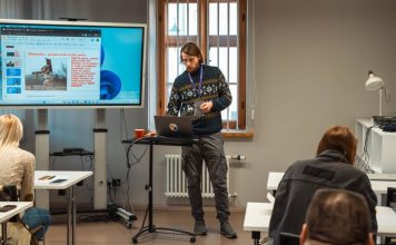 Digitālais centrs aicina pedagogus tiešsaistē apgūt mākslīgā intelekta izmantošanu mācību materiālu veidošanā